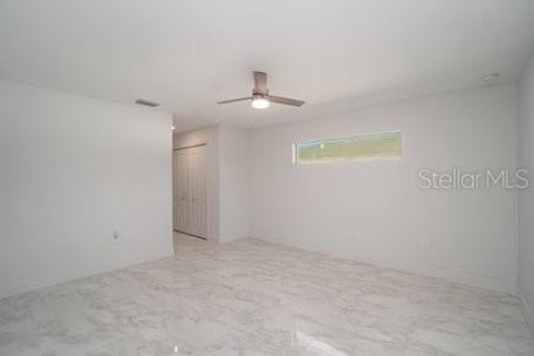 House in Cape Coral, Florida 3 bedrooms, 160.72 sq.m. № 1001841 - photo 12