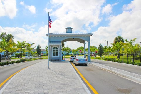 Condo in Deerfield Beach, Florida, 2 bedrooms  № 936756 - photo 7