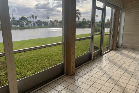 Condominio en venta en Tamarac, Florida, 1 dormitorio, 91.23 m2 № 925457 - foto 1