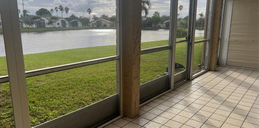 Condominio en Tamarac, Florida, 1 dormitorio  № 925457