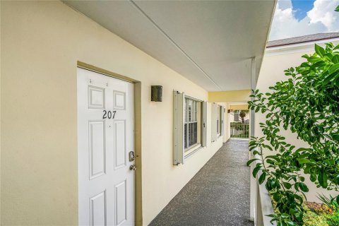 Condo in Vero Beach, Florida, 2 bedrooms  № 1398647 - photo 29