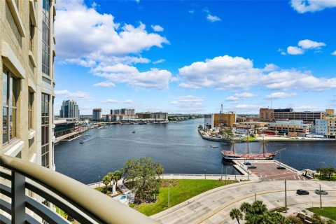 Condominio en venta en Tampa, Florida, 3 dormitorios, 147.06 m2 № 1398646 - foto 4