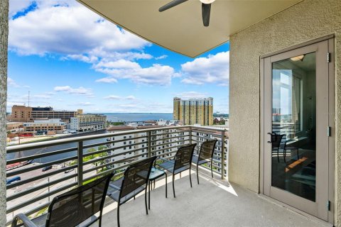 Condominio en venta en Tampa, Florida, 3 dormitorios, 147.06 m2 № 1398646 - foto 2