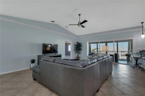 Condominio en venta en Punta Gorda, Florida, 2 dormitorios, 170.75 m2 № 831810 - foto 2