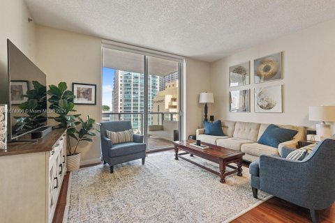 Condo in Miami, Florida, 1 bedroom  № 1398340 - photo 11