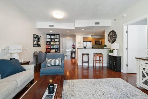 Condo in Miami, Florida, 1 bedroom  № 1398340 - photo 10