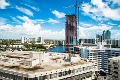 Copropriété à vendre à Hallandale Beach, Floride: 2 chambres, 102.19 m2 № 1331988 - photo 16