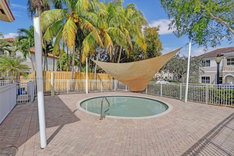 Townhouse in Miramar, Florida 2 bedrooms, 99.13 sq.m. № 1216453 - photo 23