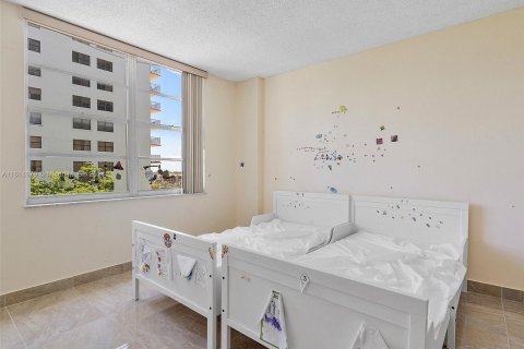 Condo in Sunny Isles Beach, Florida, 2 bedrooms  № 1236717 - photo 27