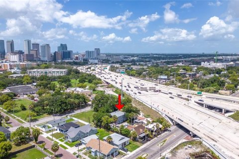 Propiedad comercial en venta en Tampa, Florida, 10 dormitorios, 260.13 m2 № 1300393 - foto 25