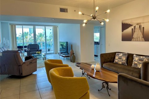 Condo in Aventura, Florida, 2 bedrooms  № 1081240 - photo 1