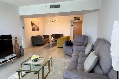 Condo in Aventura, Florida, 2 bedrooms  № 1081240 - photo 2