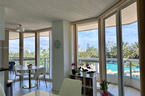 Copropriété à vendre à Aventura, Floride: 2 chambres, 157.93 m2 № 1081240 - photo 5