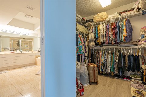 Condo in Aventura, Florida, 2 bedrooms  № 1081240 - photo 26