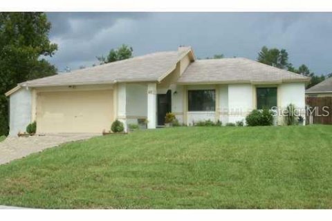 House in Deltona, Florida 2 bedrooms, 135.36 sq.m. № 1303059 - photo 1