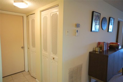 Copropriété à vendre à Deerfield Beach, Floride: 2 chambres, 98.94 m2 № 1118144 - photo 12