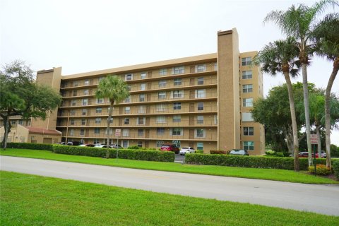 Condo in Deerfield Beach, Florida, 2 bedrooms  № 1118144 - photo 8