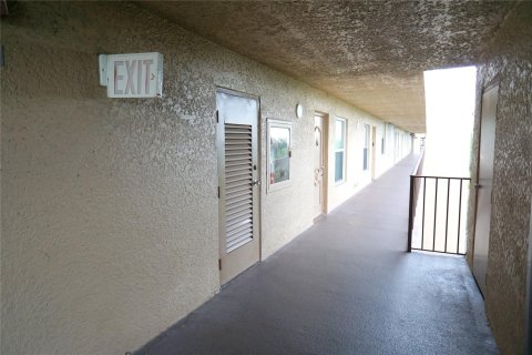 Copropriété à vendre à Deerfield Beach, Floride: 2 chambres, 98.94 m2 № 1118144 - photo 1