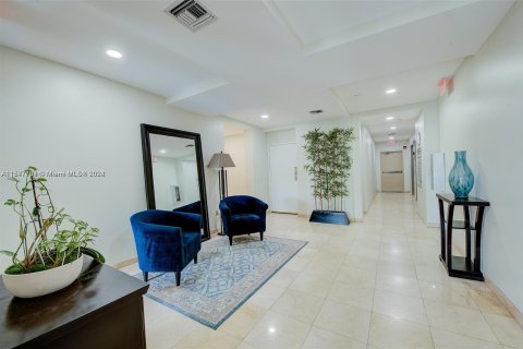 Condominio en venta en Coral Gables, Florida, 4 dormitorios, 171.78 m2 № 1147567 - foto 8