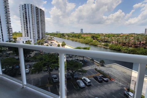 Condo in Aventura, Florida, 2 bedrooms  № 1355200 - photo 2