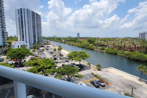 Condo in Aventura, Florida, 2 bedrooms  № 1355200 - photo 7