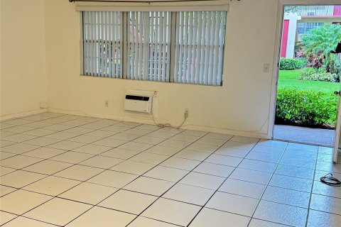 Condominio en venta en Pembroke Pines, Florida, 1 dormitorio, 75.34 m2 № 1228797 - foto 16