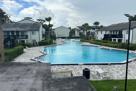 Condo in Orlando, Florida, 2 bedrooms  № 1371399 - photo 18