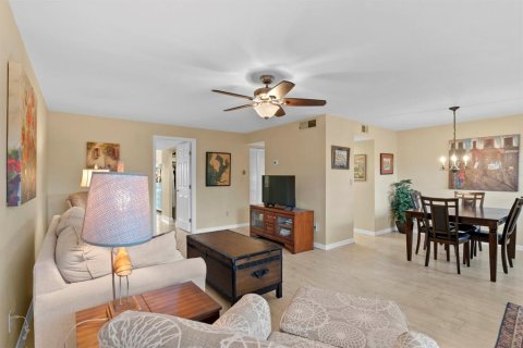 Condominio en venta en Saint Petersburg, Florida, 1 dormitorio, 86.4 m2 № 1337618 - foto 4