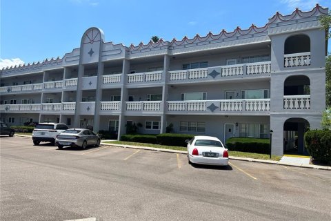 Copropriété à vendre à Clearwater, Floride: 2 chambres, 127.28 m2 № 1337582 - photo 1