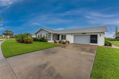 House in Port Charlotte, Florida 3 bedrooms, 132.57 sq.m. № 1338825 - photo 3