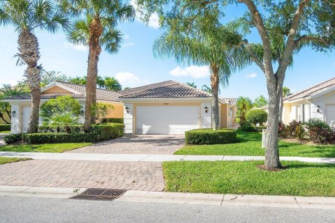 House in Wellington, Florida 2 bedrooms, 141.77 sq.m. № 1163269 - photo 11