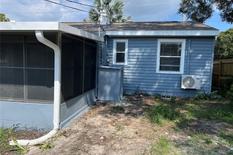 Propiedad comercial en venta en Saint Petersburg, Florida, 124.12 m2 № 1392393 - foto 3