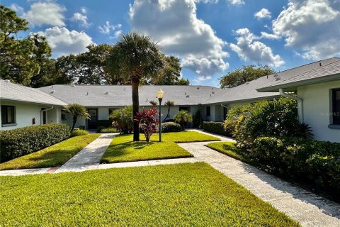 Copropriété à vendre à Clearwater, Floride: 2 chambres, 105.44 m2 № 1373048 - photo 1