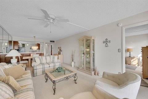 Condo in Margate, Florida, 2 bedrooms  № 1152010 - photo 22