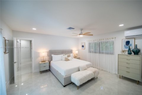 Villa ou maison à vendre à Palmetto Bay, Floride: 4 chambres, 255.67 m2 № 1348035 - photo 19