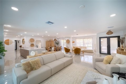 Casa en venta en Palmetto Bay, Florida, 4 dormitorios, 255.67 m2 № 1348035 - foto 8