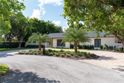 Villa ou maison à vendre à Palmetto Bay, Floride: 4 chambres, 255.67 m2 № 1348035 - photo 4