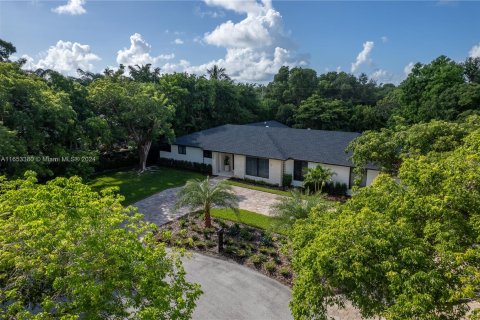 Villa ou maison à vendre à Palmetto Bay, Floride: 4 chambres, 255.67 m2 № 1348035 - photo 1