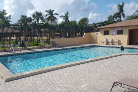 Copropriété à vendre à Hialeah, Floride: 3 chambres, 106 m2 № 1348036 - photo 29