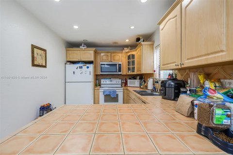 Condo in Hialeah, Florida, 3 bedrooms  № 1348036 - photo 20