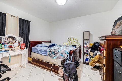 Condo in Hialeah, Florida, 3 bedrooms  № 1348036 - photo 23