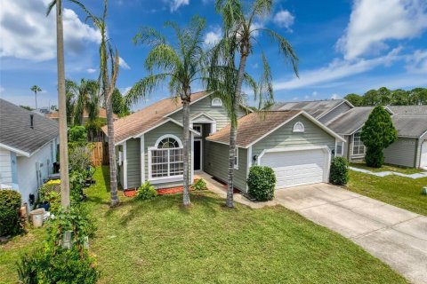 Villa ou maison à vendre à Davenport, Floride: 4 chambres, 147.81 m2 № 1324483 - photo 1