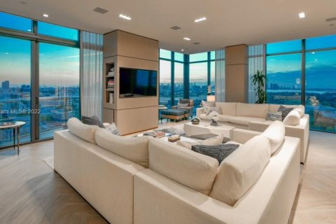 Condominio en alquiler en Miami Beach, Florida, 3 dormitorios, 245.45 m2 № 118586 - foto 9