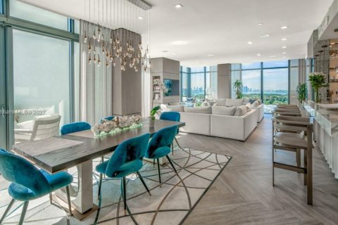 Copropriété à louer à Miami Beach, Floride: 3 chambres, 245.45 m2 № 118586 - photo 3