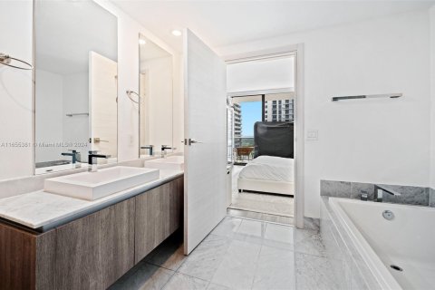 Copropriété à louer à Miami, Floride: 2 chambres, 116.41 m2 № 1356628 - photo 15