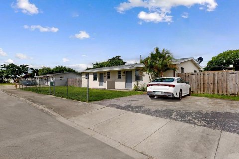 Immobilier commercial à vendre à Miami, Floride: 120.77 m2 № 1356631 - photo 15