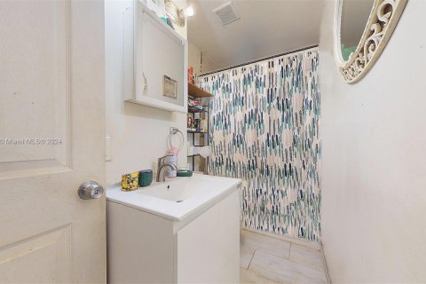 Immobilier commercial à vendre à Miami, Floride: 120.77 m2 № 1356631 - photo 9