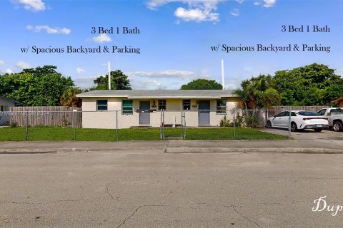 Immobilier commercial à vendre à Miami, Floride: 120.77 m2 № 1356631 - photo 1