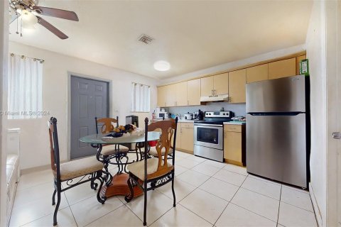 Immobilier commercial à vendre à Miami, Floride: 120.77 m2 № 1356631 - photo 7