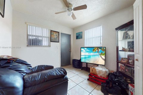 Immobilier commercial à vendre à Miami, Floride: 120.77 m2 № 1356631 - photo 8